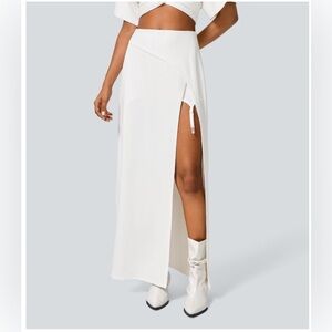 Halara High Waisted 2-in-1 Adjustable Garter With Metal Clips Skirt medium